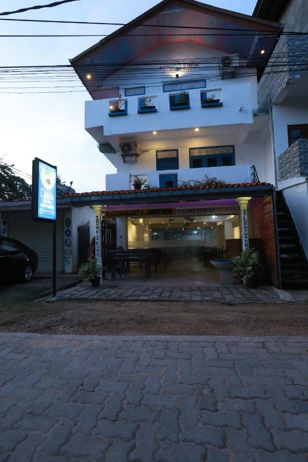 أونا واتونا Dock Holiday Guest House المظهر الخارجي الصورة