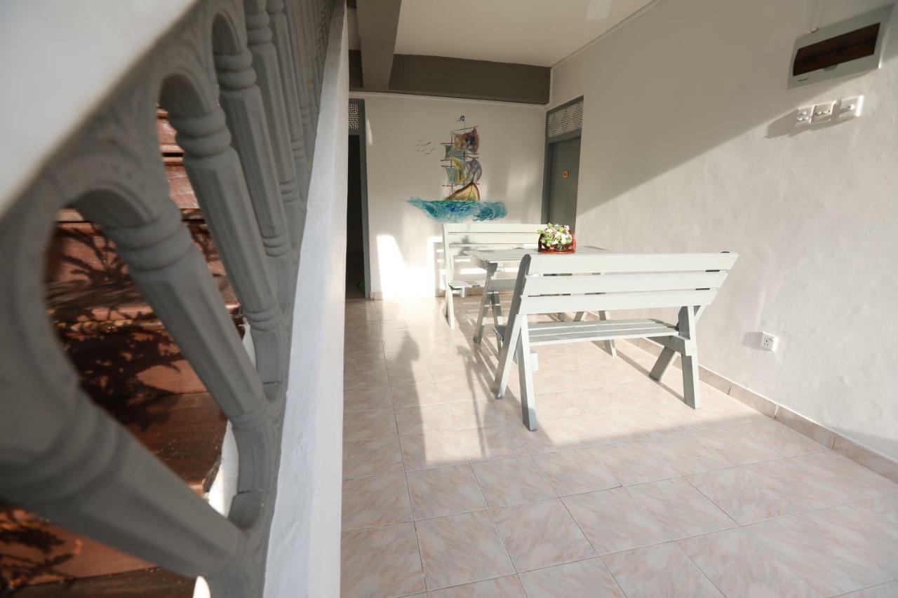 أونا واتونا Dock Holiday Guest House المظهر الخارجي الصورة