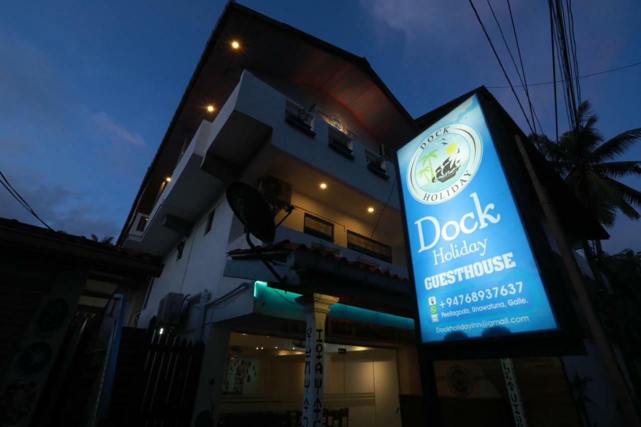 أونا واتونا Dock Holiday Guest House المظهر الخارجي الصورة