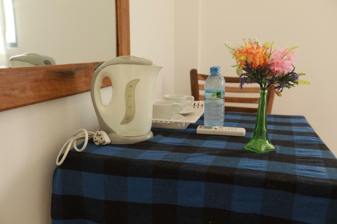 أونا واتونا Dock Holiday Guest House المظهر الخارجي الصورة