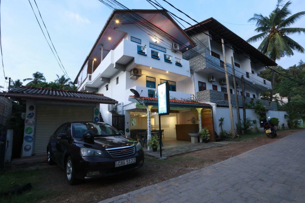 أونا واتونا Dock Holiday Guest House المظهر الخارجي الصورة