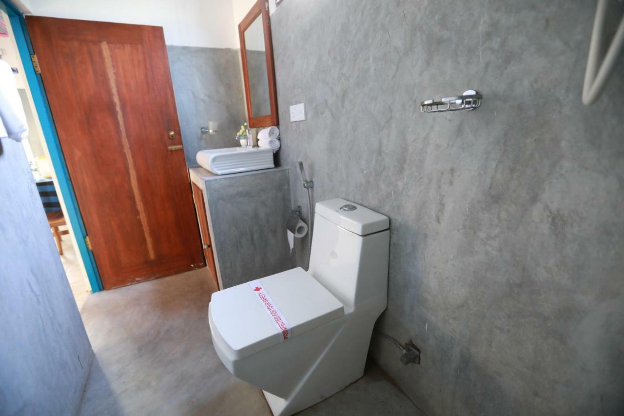أونا واتونا Dock Holiday Guest House المظهر الخارجي الصورة