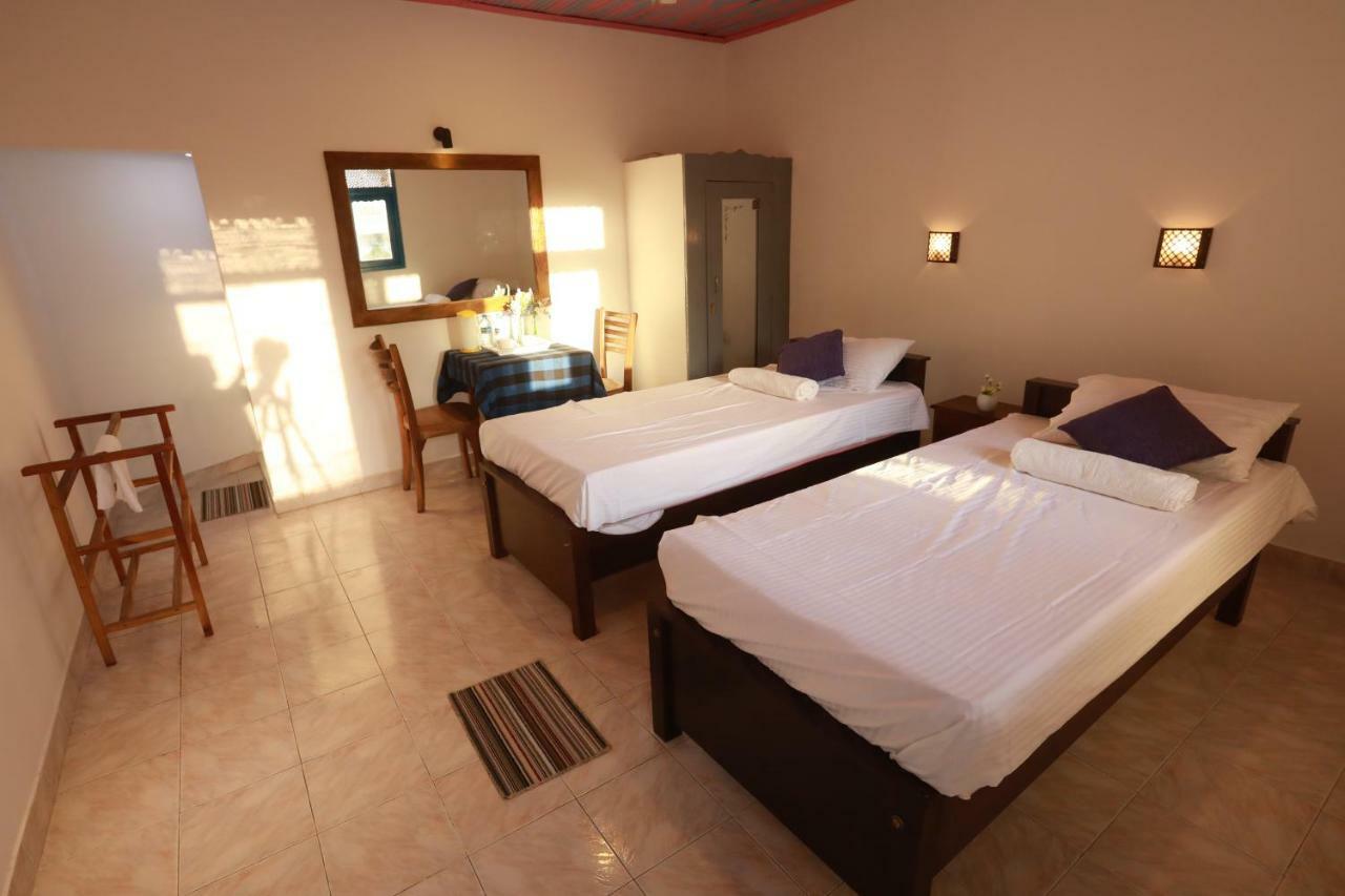 أونا واتونا Dock Holiday Guest House المظهر الخارجي الصورة