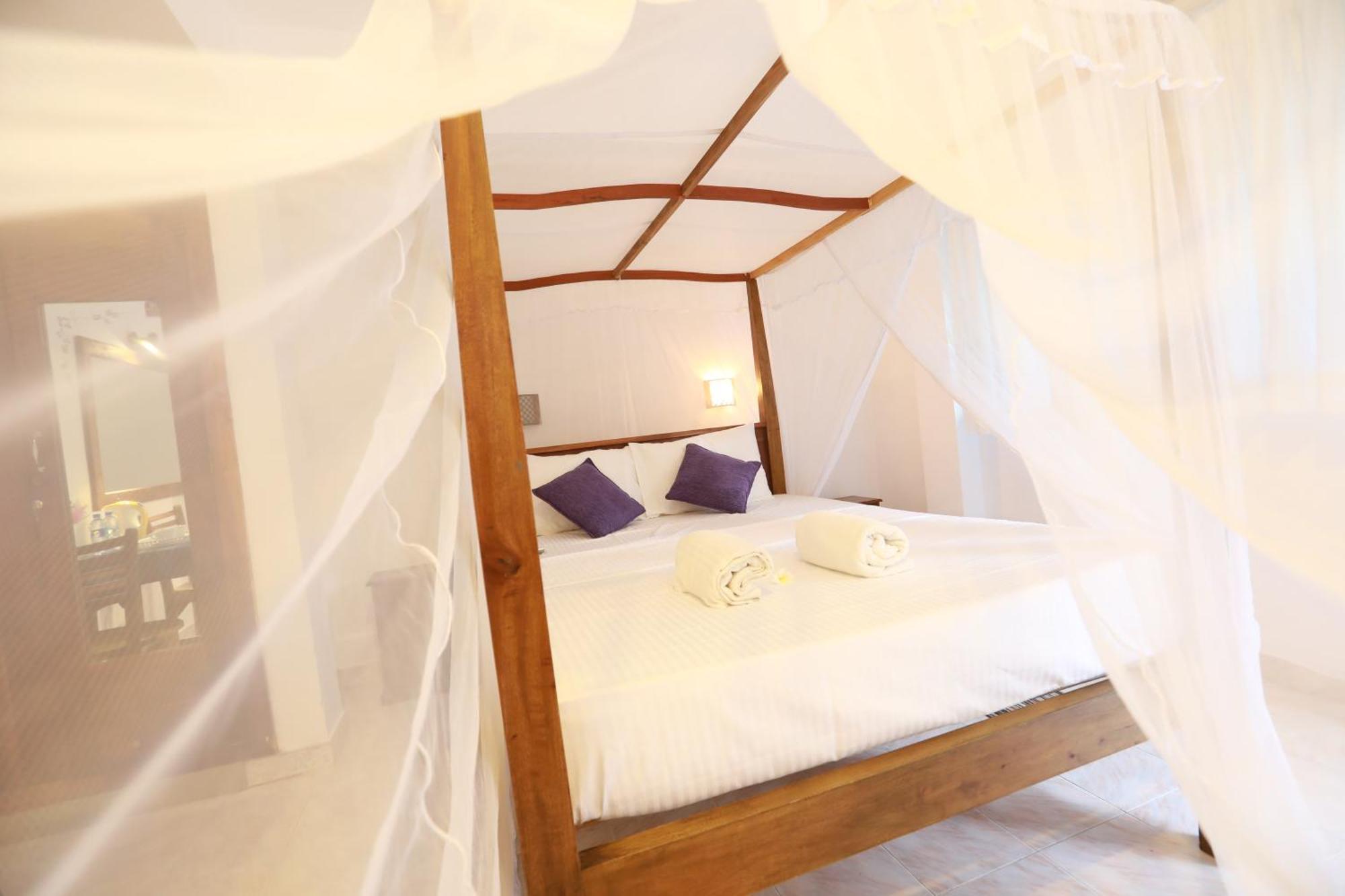 أونا واتونا Dock Holiday Guest House المظهر الخارجي الصورة